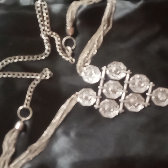 Statement necklace silver tone multi chain layered with tassels - Picture 2 of 4